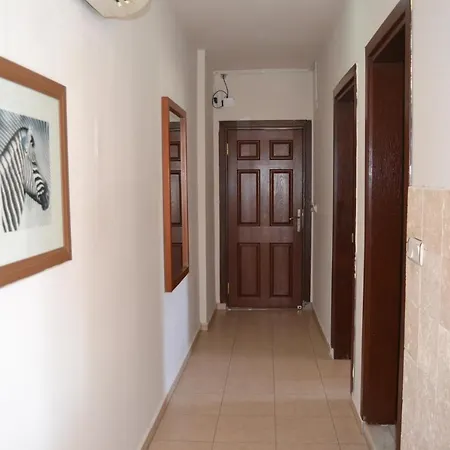 Safari Apartment Side